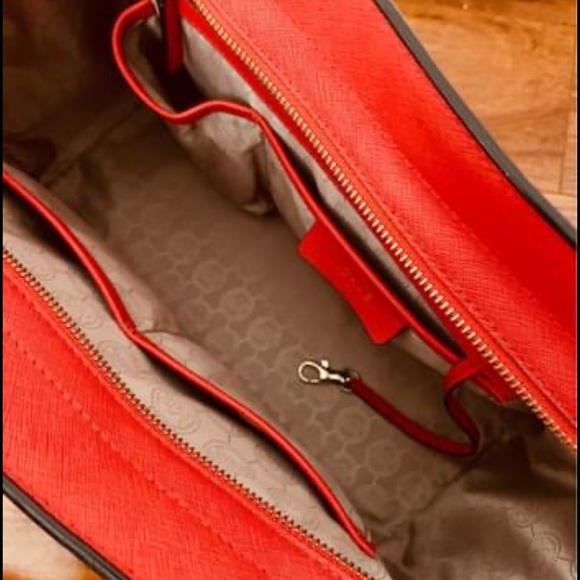 Michael Kors Tote in Mint Condition - Picture 4 of 7